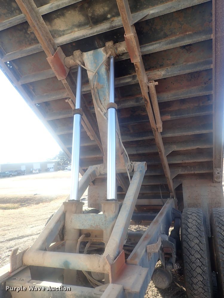 image for item DI7410 2008 Kenworth T300  dump flatbed truck