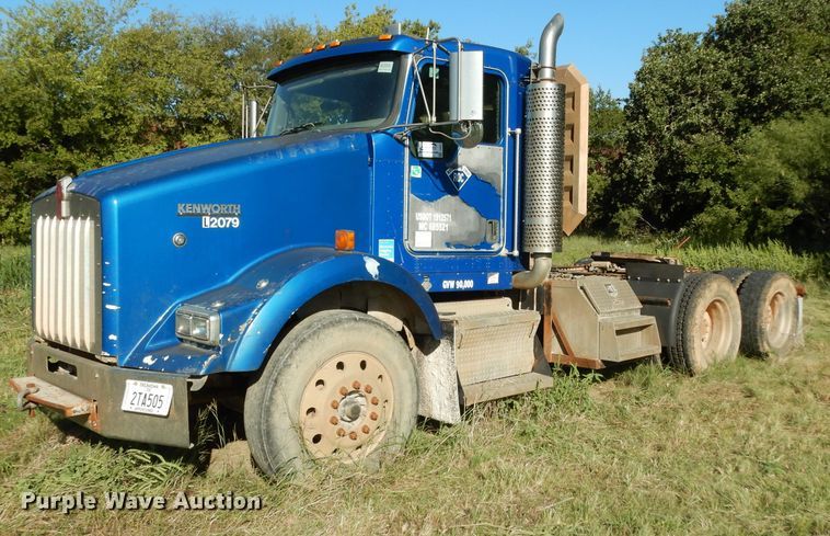 image for item DJ6597 2007 Kenworth T800  semi truck
