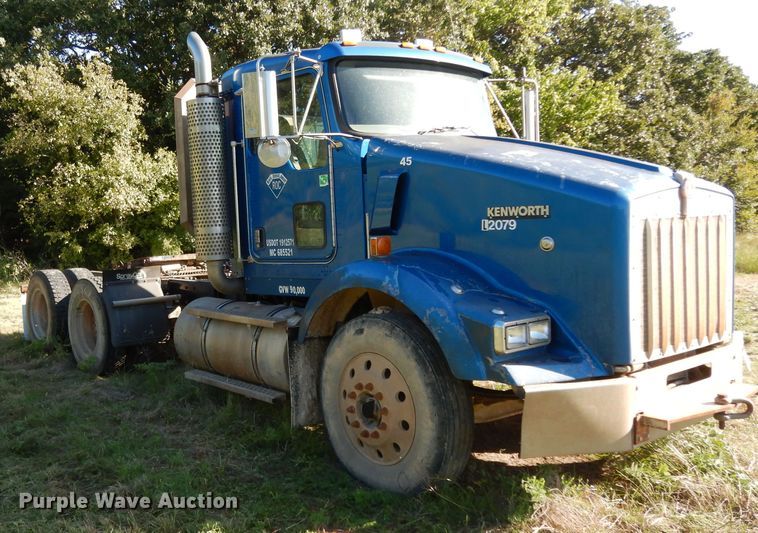 image for item DJ6597 2007 Kenworth T800  semi truck