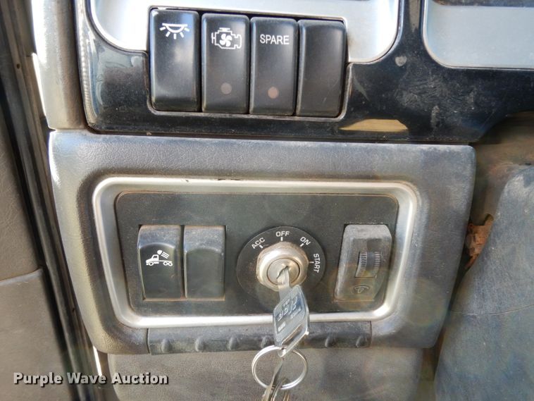 image for item DJ6597 2007 Kenworth T800  semi truck