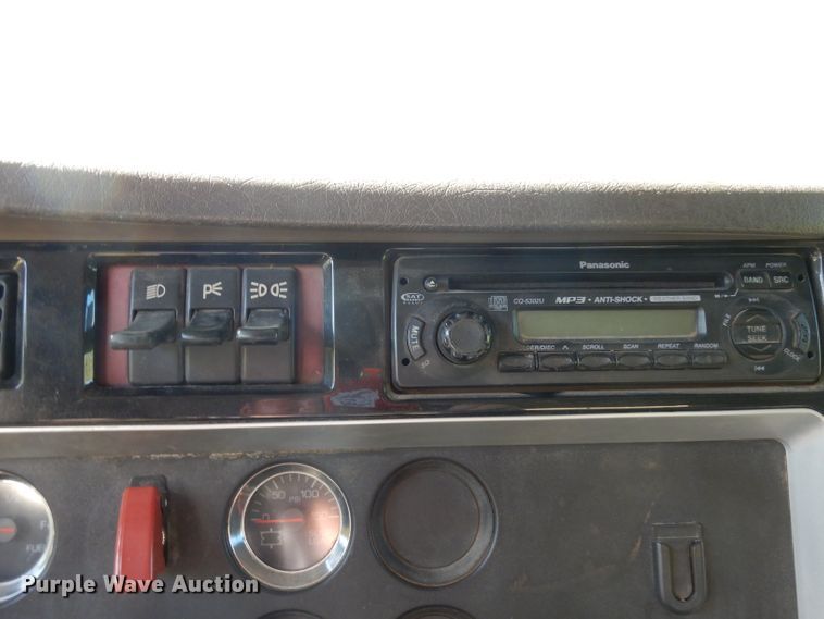 image for item DJ6597 2007 Kenworth T800  semi truck