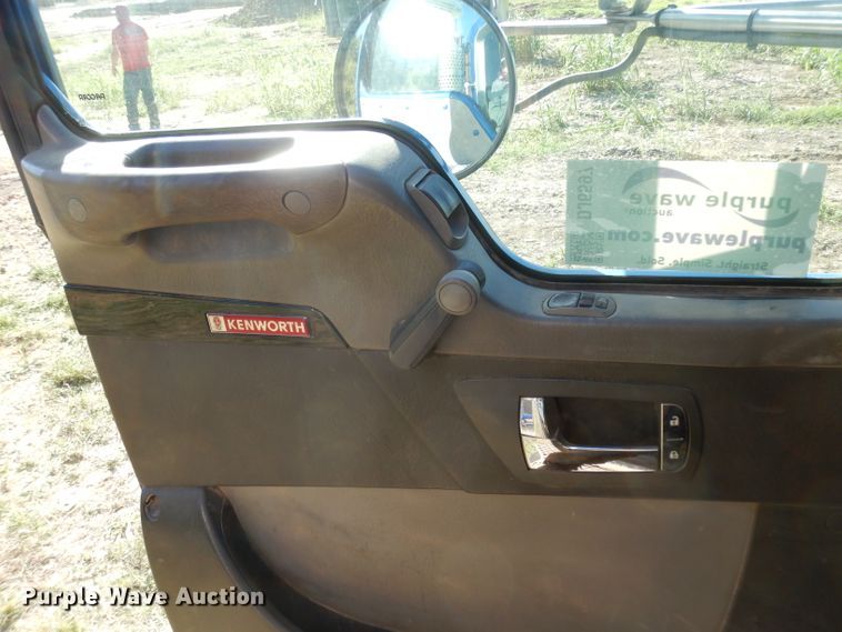 image for item DJ6597 2007 Kenworth T800  semi truck