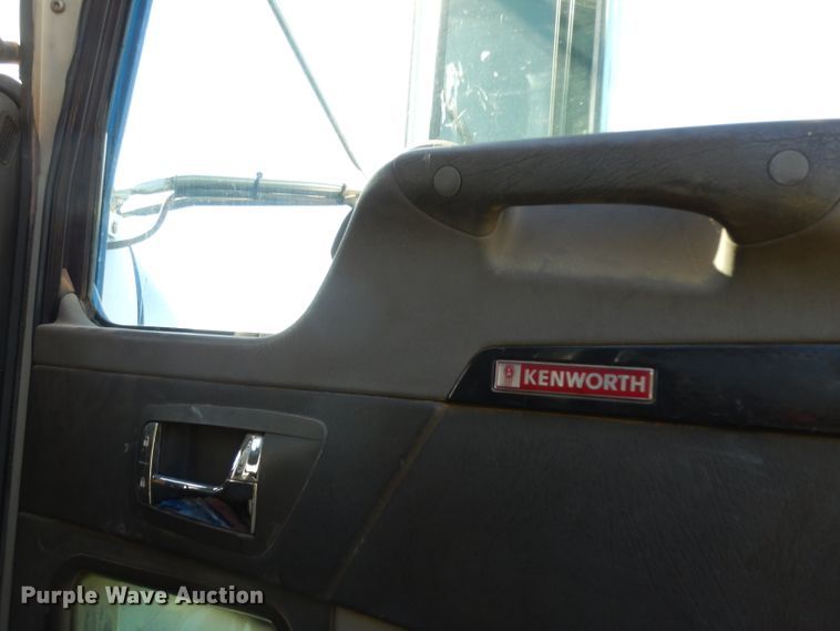 image for item DJ6597 2007 Kenworth T800  semi truck