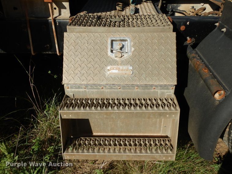 image for item DJ6597 2007 Kenworth T800  semi truck