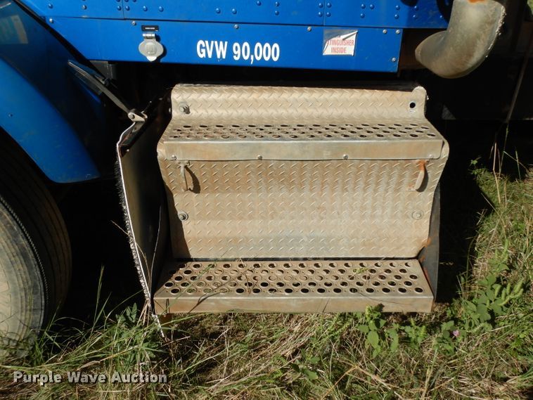 image for item DJ6597 2007 Kenworth T800  semi truck