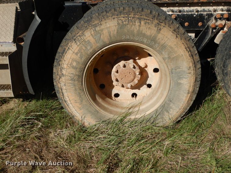 image for item DJ6597 2007 Kenworth T800  semi truck