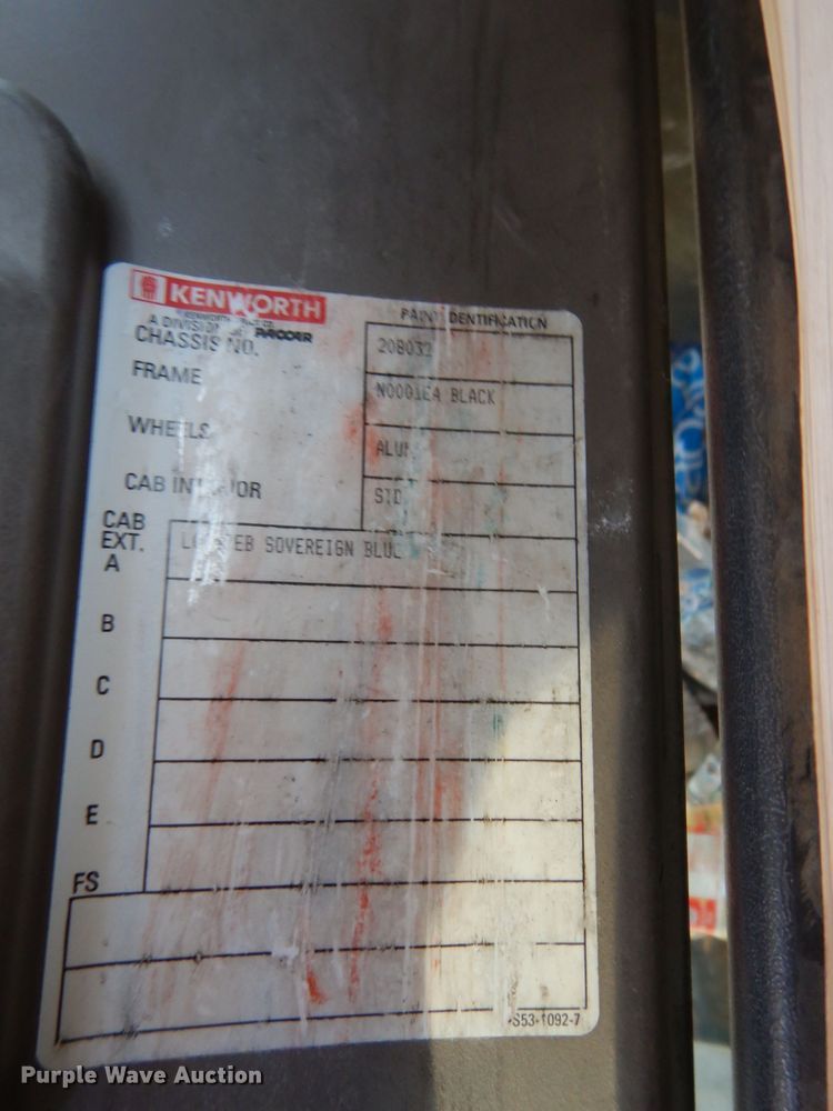 image for item DJ6597 2007 Kenworth T800  semi truck