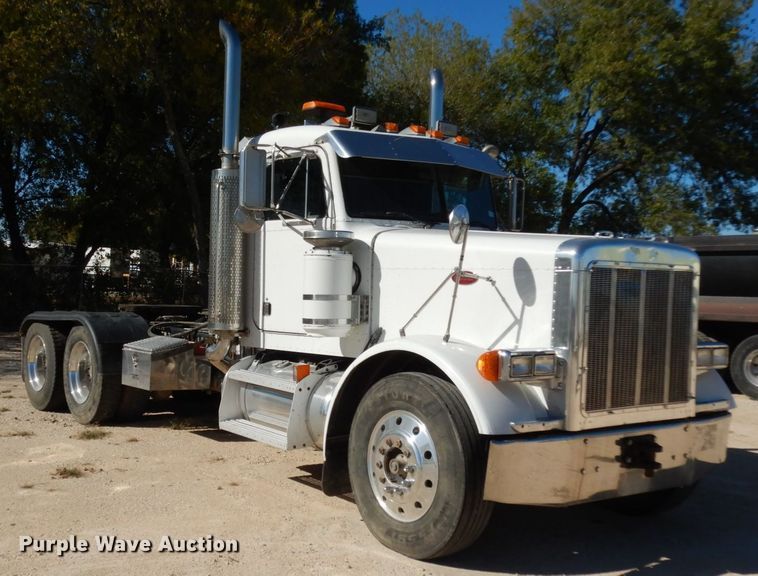 image for item DJ6698 1999 Peterbilt 379  semi truck