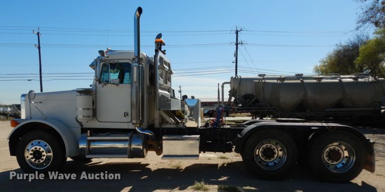 image for item DJ6698 1999 Peterbilt 379  semi truck