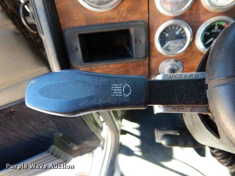 image for item DJ6698 1999 Peterbilt 379  semi truck