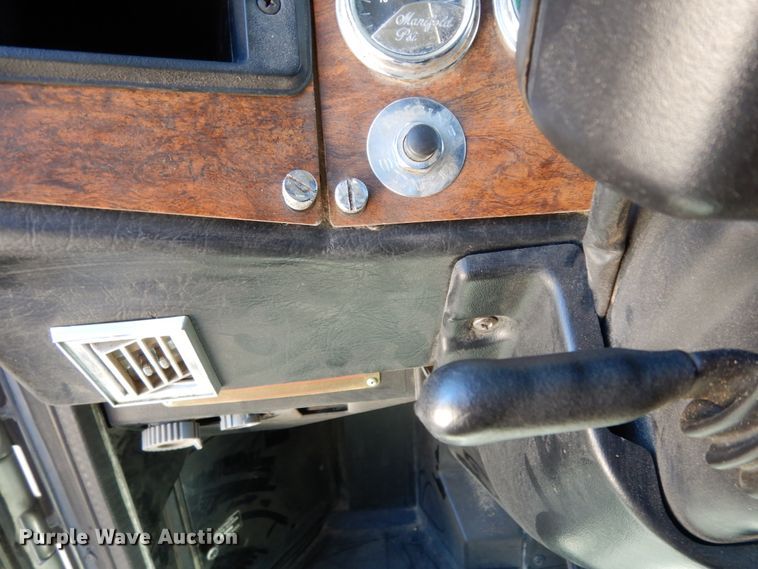 image for item DJ6698 1999 Peterbilt 379  semi truck