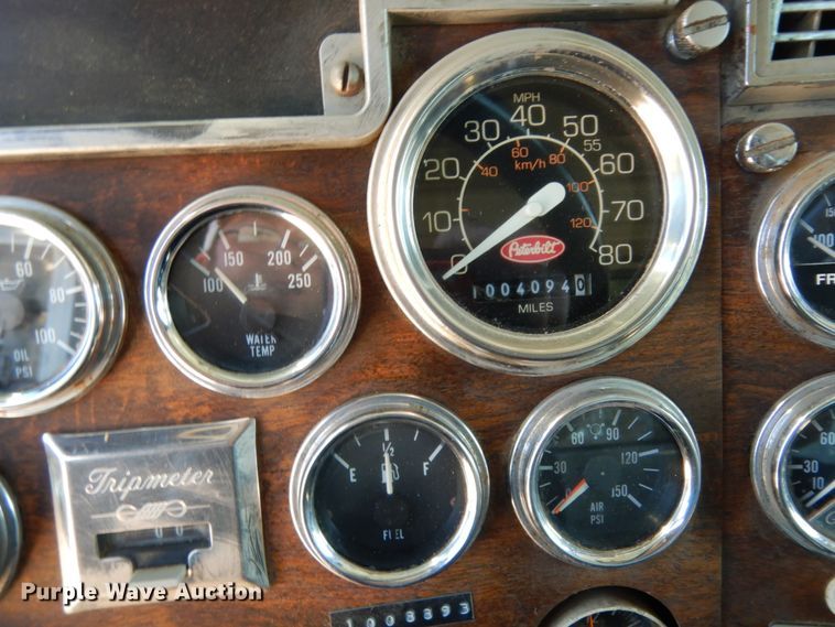 image for item DJ6698 1999 Peterbilt 379  semi truck