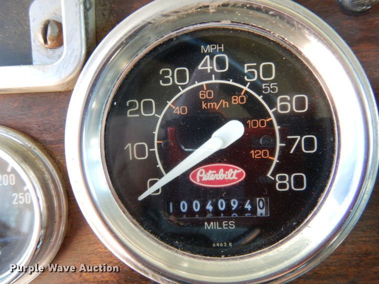 image for item DJ6698 1999 Peterbilt 379  semi truck