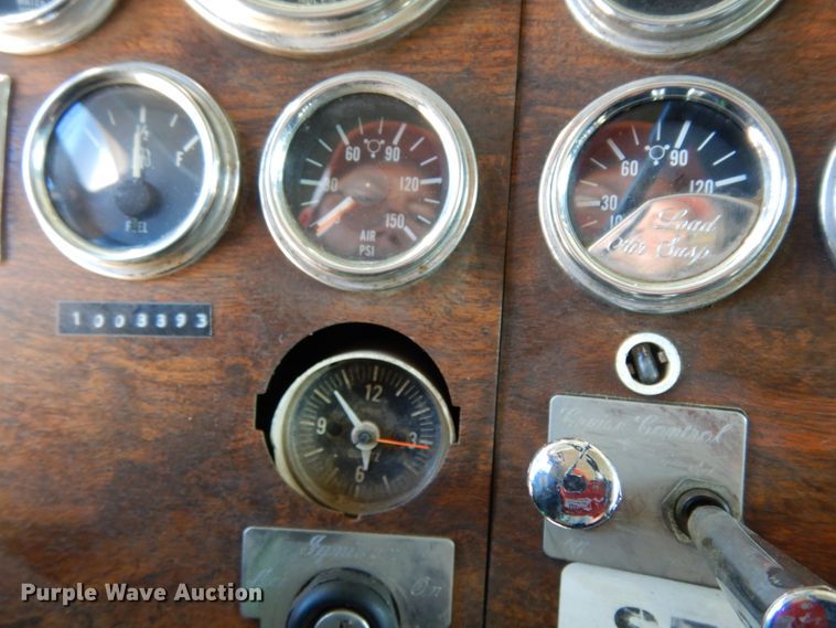 image for item DJ6698 1999 Peterbilt 379  semi truck