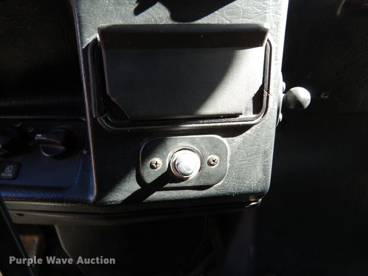 image for item DJ6698 1999 Peterbilt 379  semi truck