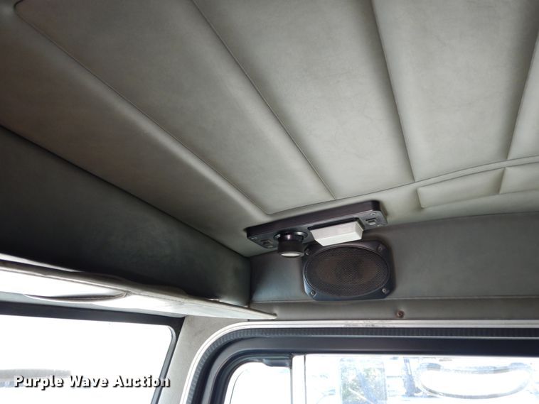 image for item DJ6698 1999 Peterbilt 379  semi truck