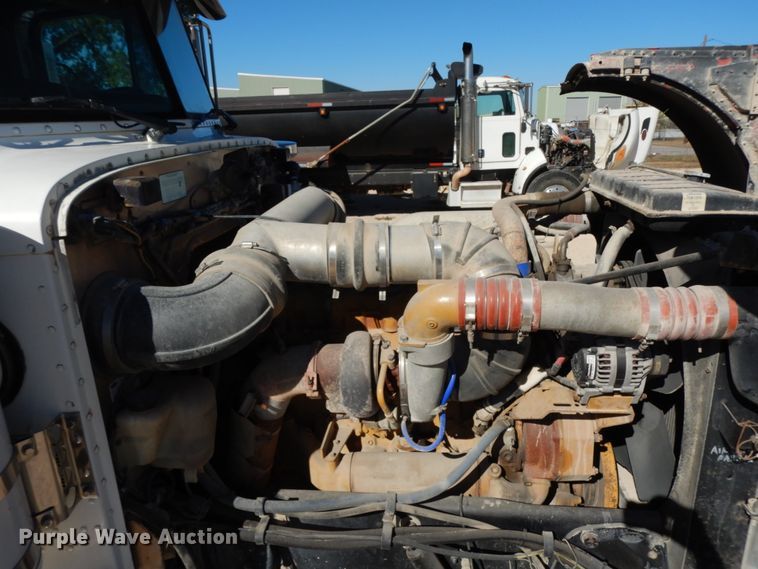 image for item DJ6698 1999 Peterbilt 379  semi truck