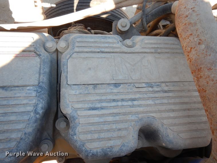 image for item DJ6698 1999 Peterbilt 379  semi truck