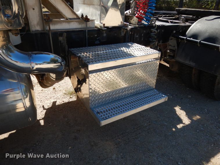 image for item DJ6698 1999 Peterbilt 379  semi truck