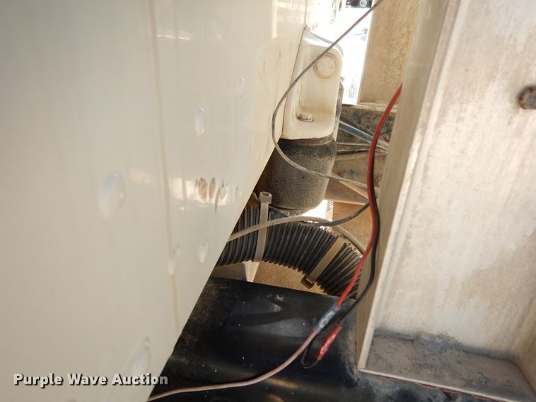 image for item DJ6698 1999 Peterbilt 379  semi truck