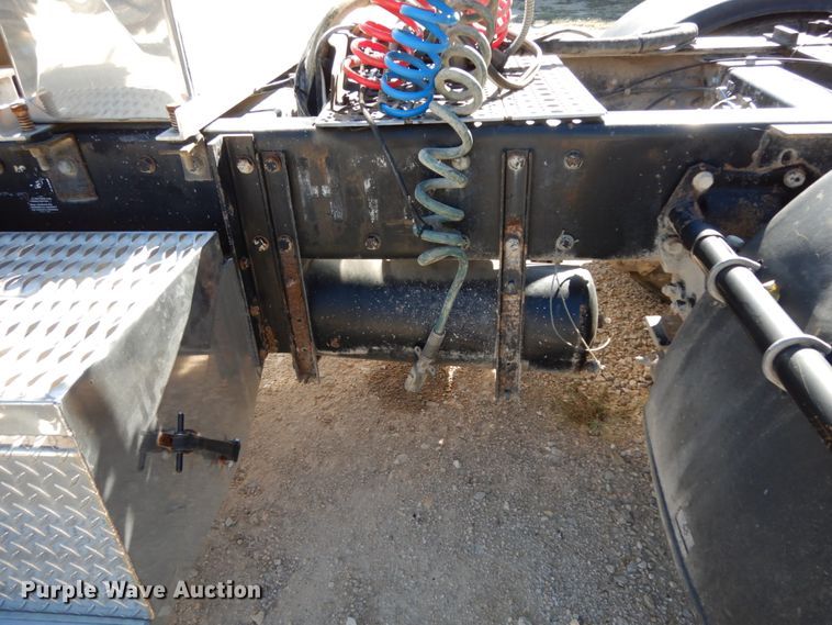 image for item DJ6698 1999 Peterbilt 379  semi truck