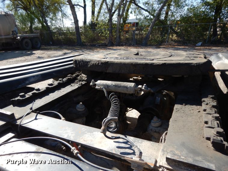 image for item DJ6698 1999 Peterbilt 379  semi truck