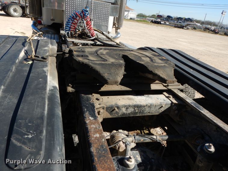 image for item DJ6698 1999 Peterbilt 379  semi truck