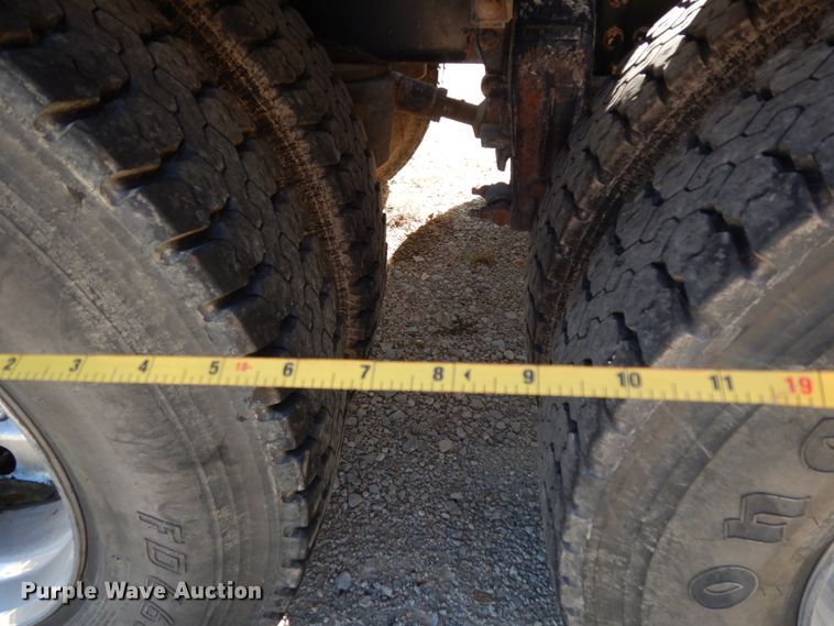 image for item DJ6698 1999 Peterbilt 379  semi truck