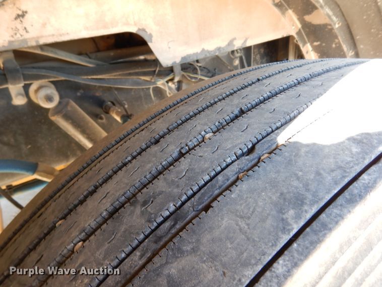 image for item DJ6698 1999 Peterbilt 379  semi truck