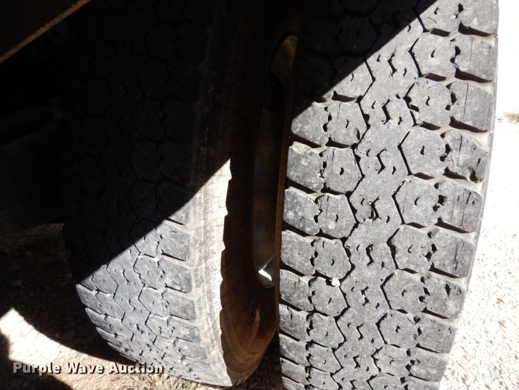 image for item DJ6698 1999 Peterbilt 379  semi truck