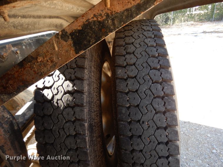 image for item DJ6698 1999 Peterbilt 379  semi truck