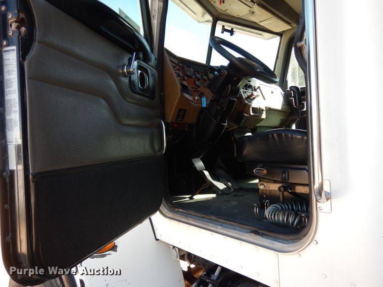 image for item DJ6699 2009 Peterbilt 340  dump truck