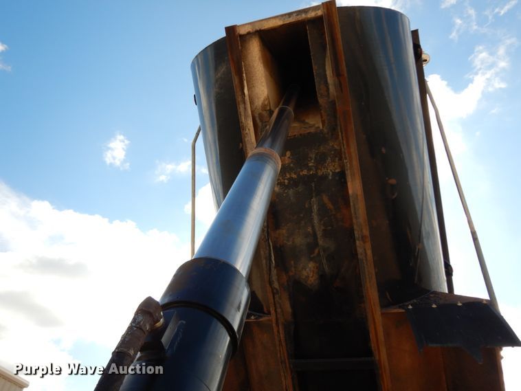 image for item DJ6699 2009 Peterbilt 340  dump truck