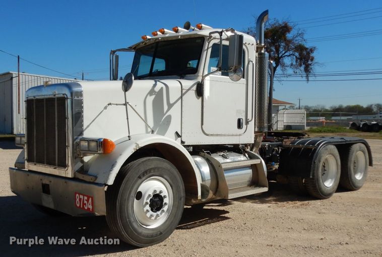 image for item DJ8130 2005 Peterbilt 378  semi truck