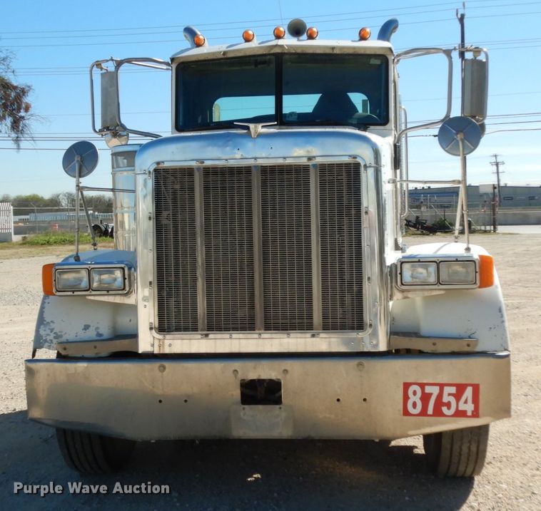 image for item DJ8130 2005 Peterbilt 378  semi truck