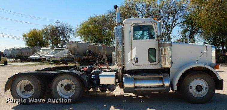 image for item DJ8130 2005 Peterbilt 378  semi truck