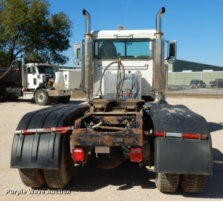 image for item DJ8130 2005 Peterbilt 378  semi truck