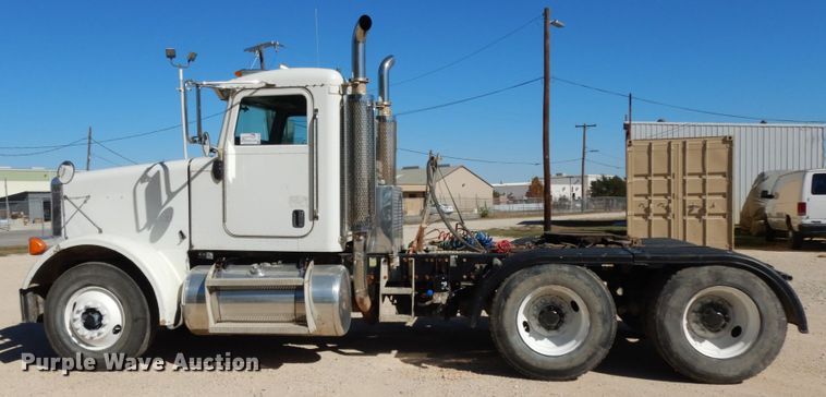 image for item DJ8130 2005 Peterbilt 378  semi truck