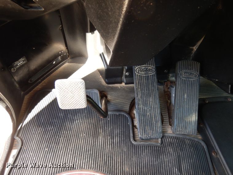 image for item DJ8130 2005 Peterbilt 378  semi truck