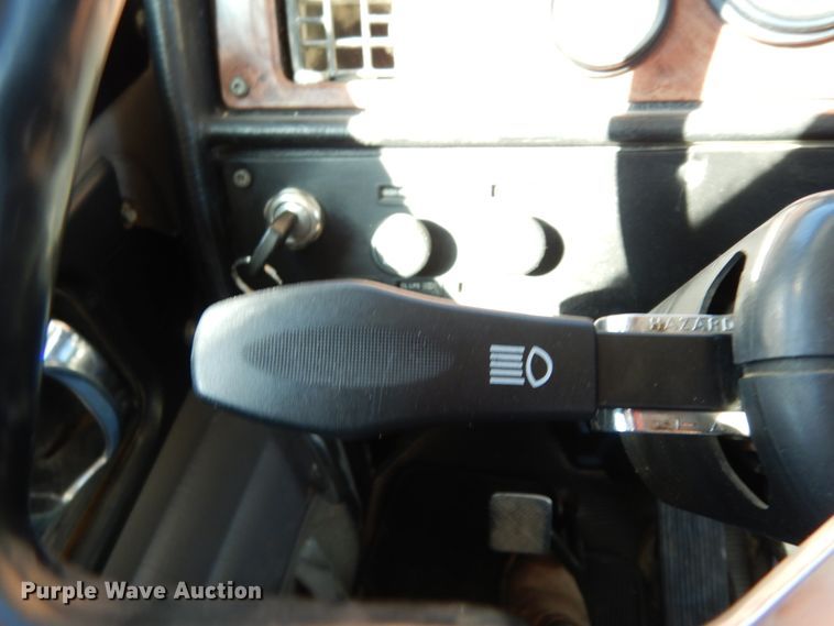 image for item DJ8130 2005 Peterbilt 378  semi truck