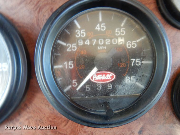 image for item DJ8130 2005 Peterbilt 378  semi truck