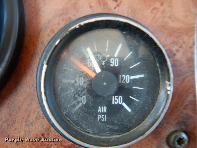 image for item DJ8130 2005 Peterbilt 378  semi truck