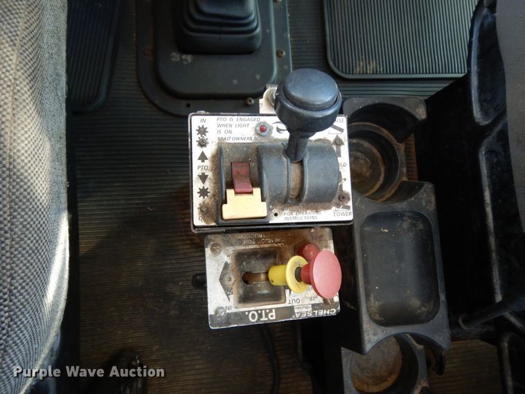 image for item DJ8130 2005 Peterbilt 378  semi truck