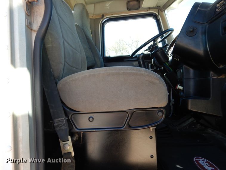 image for item DJ8130 2005 Peterbilt 378  semi truck