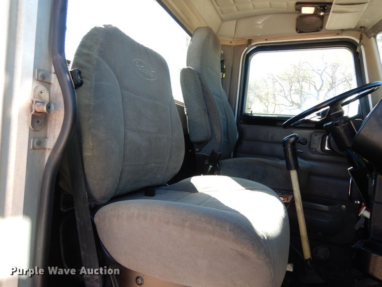 image for item DJ8130 2005 Peterbilt 378  semi truck