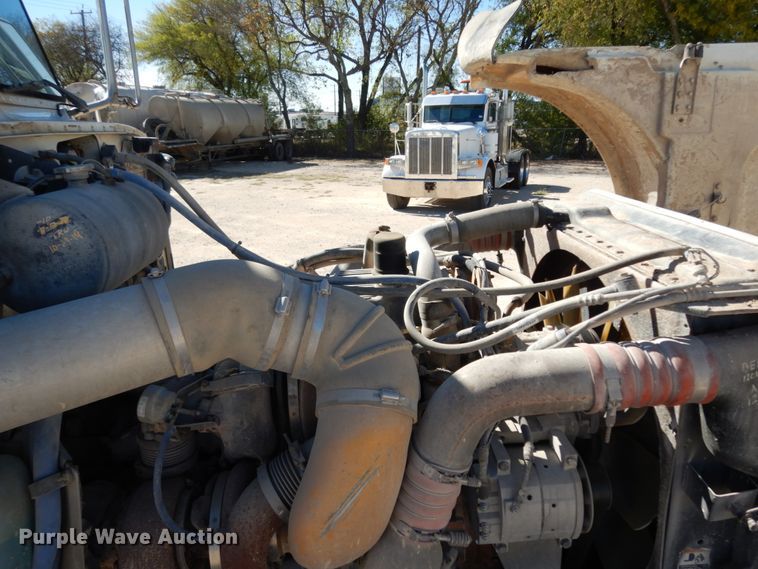 image for item DJ8130 2005 Peterbilt 378  semi truck