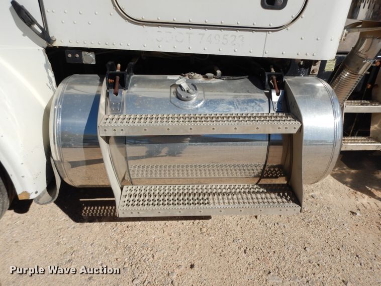 image for item DJ8130 2005 Peterbilt 378  semi truck