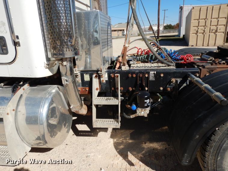 image for item DJ8130 2005 Peterbilt 378  semi truck