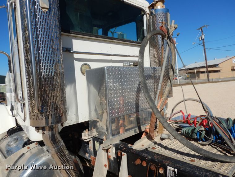 image for item DJ8130 2005 Peterbilt 378  semi truck