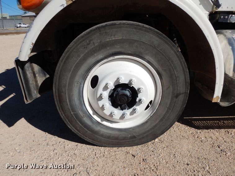 image for item DJ8130 2005 Peterbilt 378  semi truck